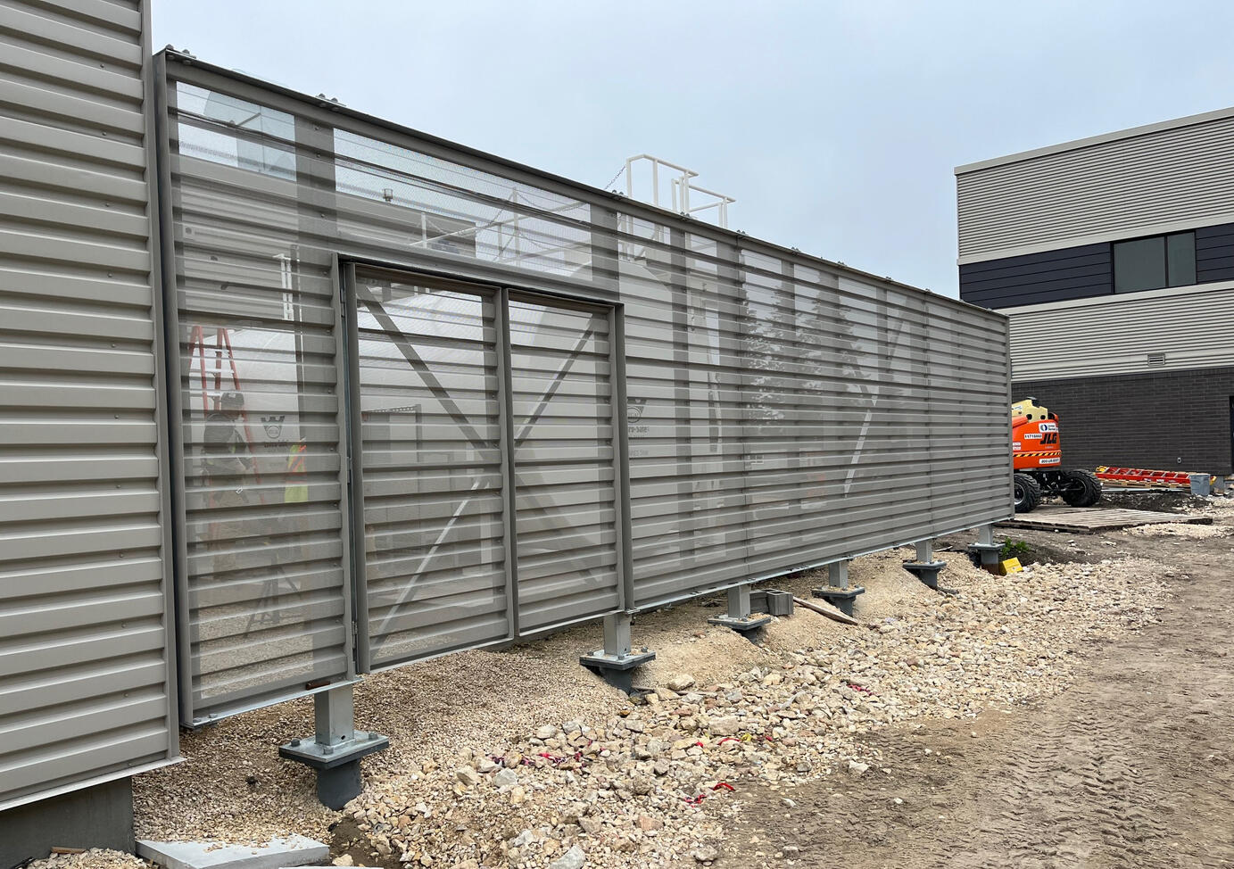 Protective Screen Wall